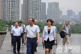 林建华校长率队赴两江新区访问交流-重庆大学